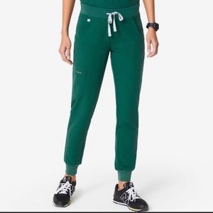 FIGS Technical Collection Hunter Green Size Small Joggers